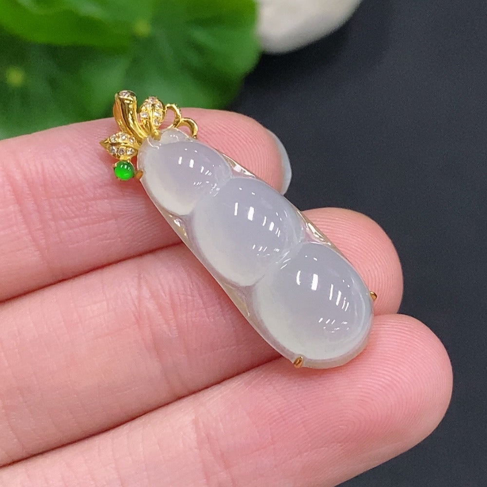 Jadeite Lucky Bean Pendant 18k Gold Total Weight Approx. 3.3g Diamond Accented