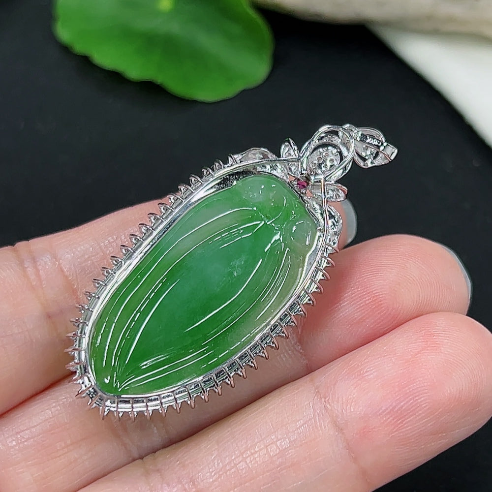 Jadeite Fortune Melon pendant necklace in 18K gold with diamond accents, featuring a detailed carved jadeite gemstone.