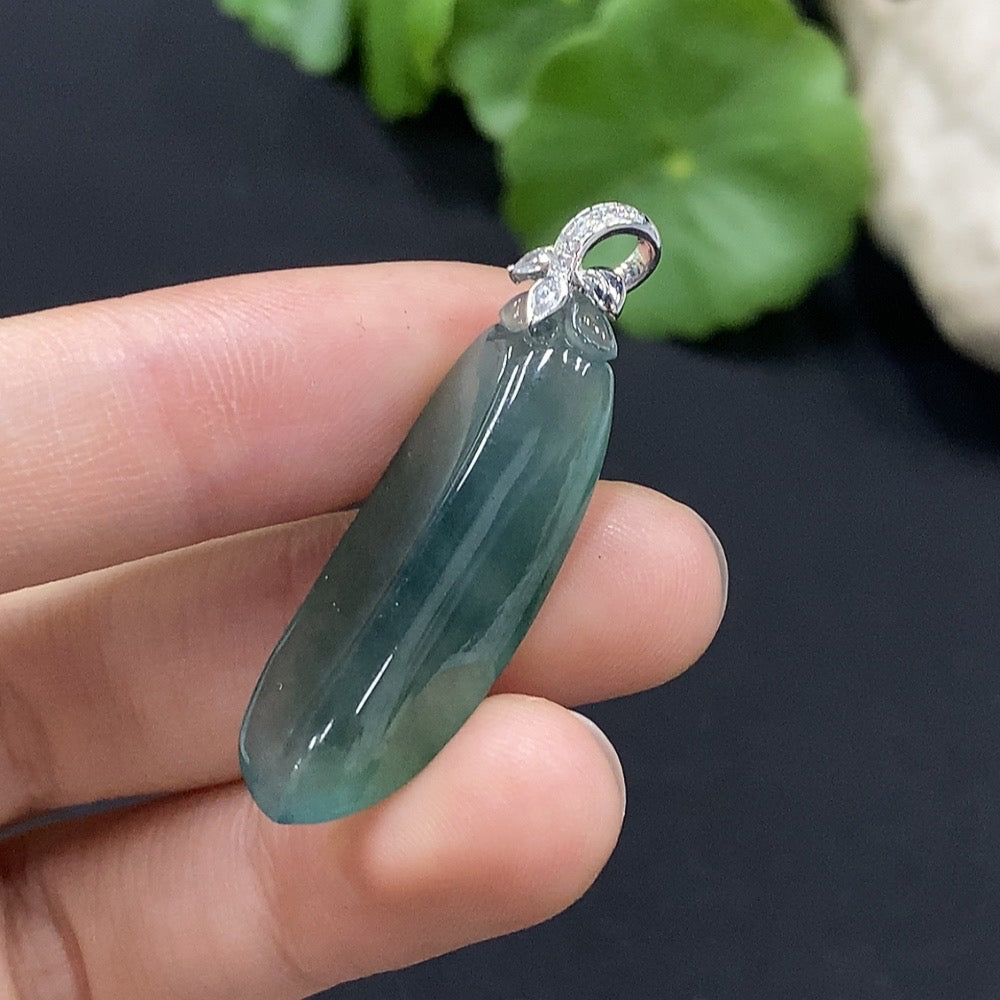 Huiliu Jadeite Blessing Melon pendant with diamond accents, crafted from green jade, featuring intricate design and polished finish.