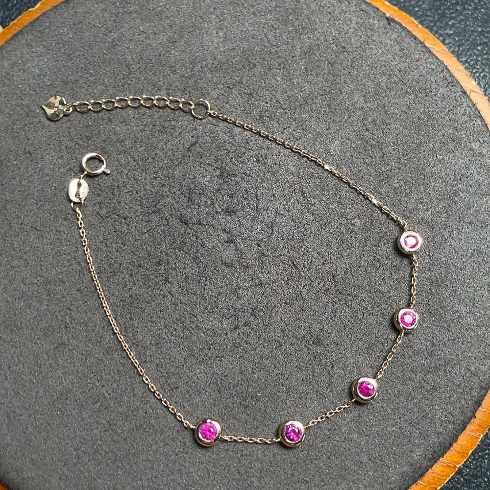 18k ruby bracelet, total weight approx. 2.11g