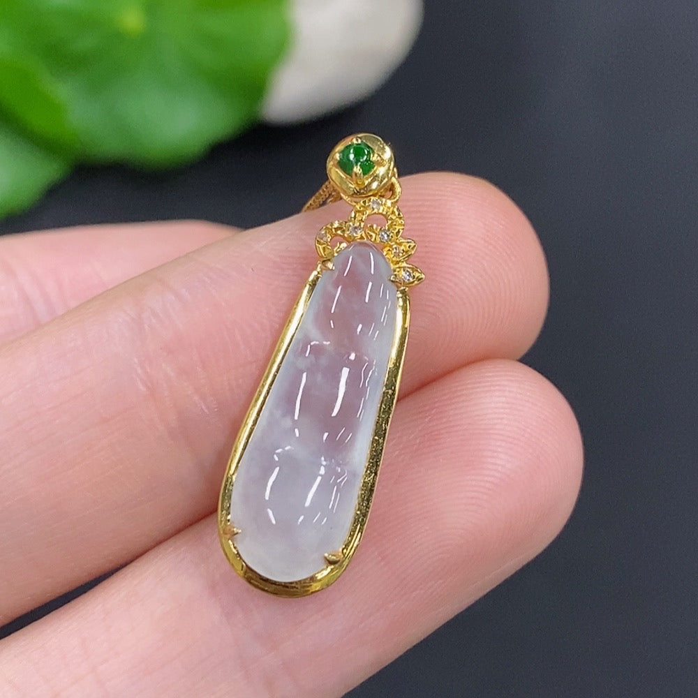 Jadeite Auspicious Bean Pendant Set in 18K Gold, Total Weight Approx. 2.4g (Including Chain), Accented with Diamonds