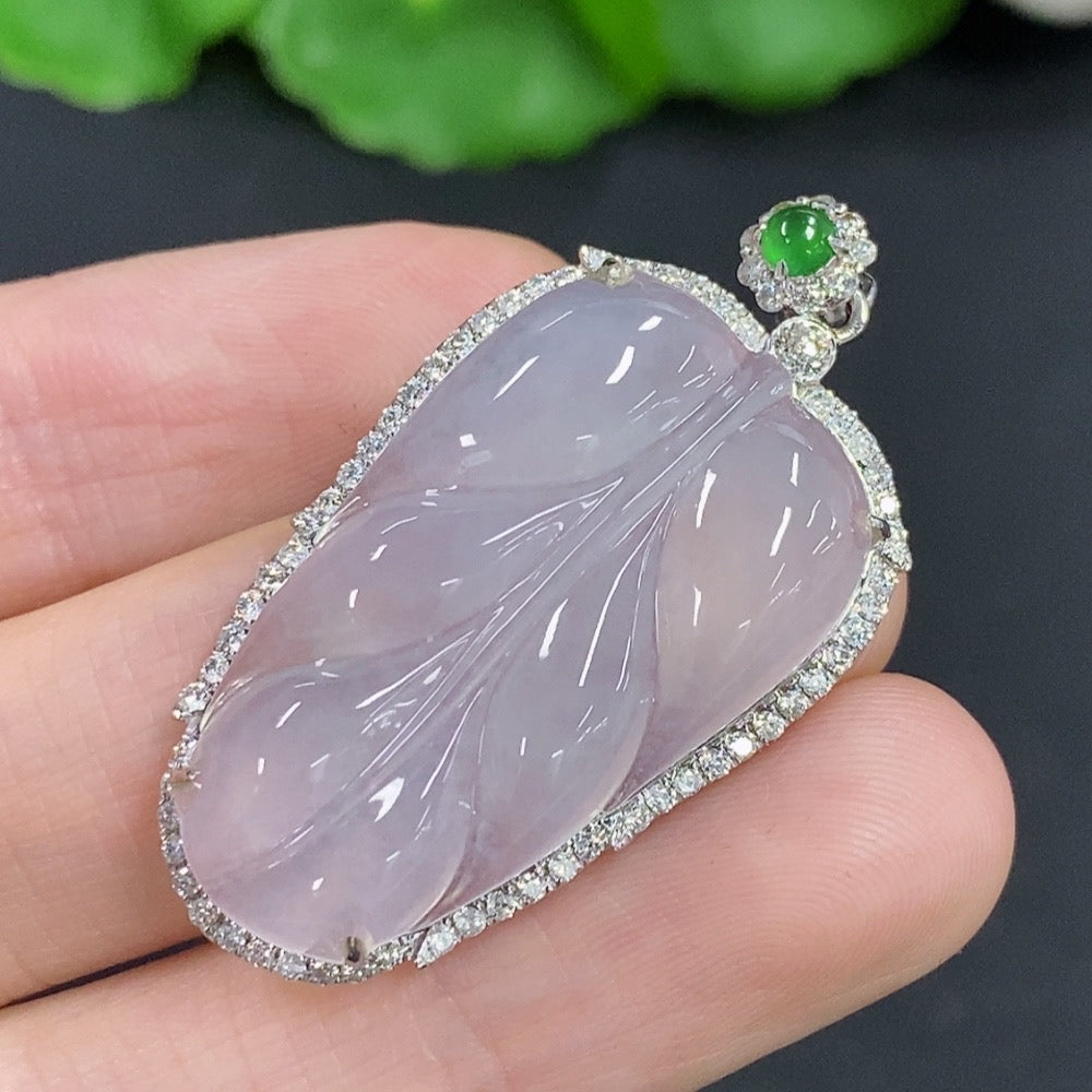 Jadeite Leaf Inlaid Pendant 18k with Diamond Accent, Total Weight Approx. 7.2g