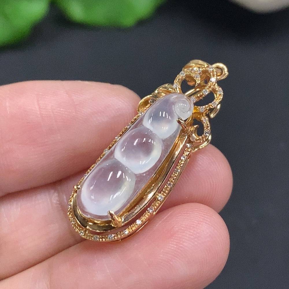 Jadeite lucky bean pendant with 18k gold and diamond accents, crafted by HUILIU HQ, weight approximately 3.7g