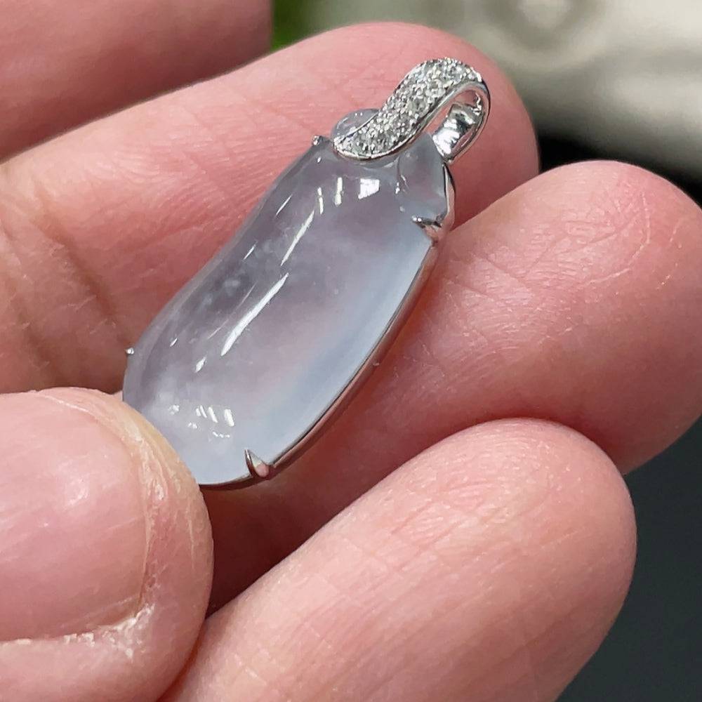 Jadeite auspicious gourd pendant with 18K gold setting and diamond accents, crafted by HUILIU HQ, featuring intricate jade details.