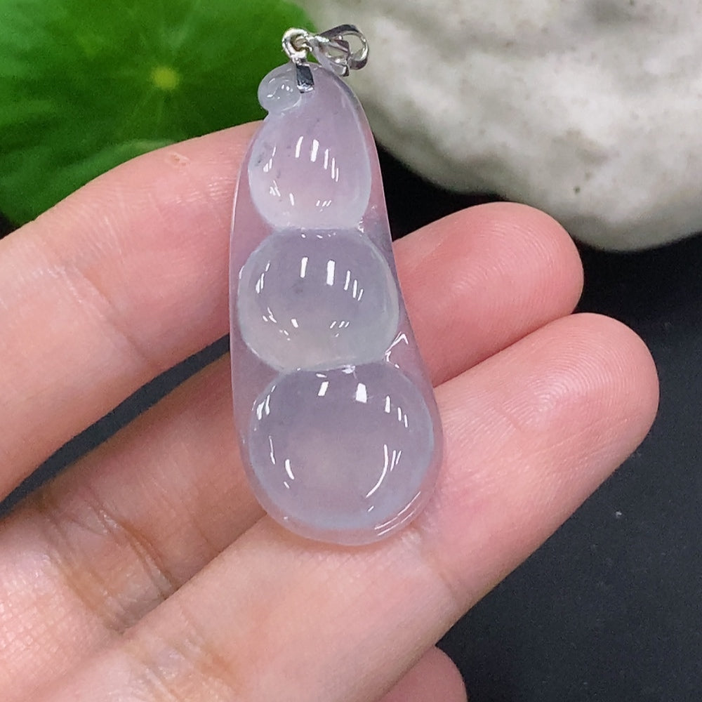 Jadeite Lucky Bean Pendant with 18K Gold Clasp, Total Weight Approx. 4.8g