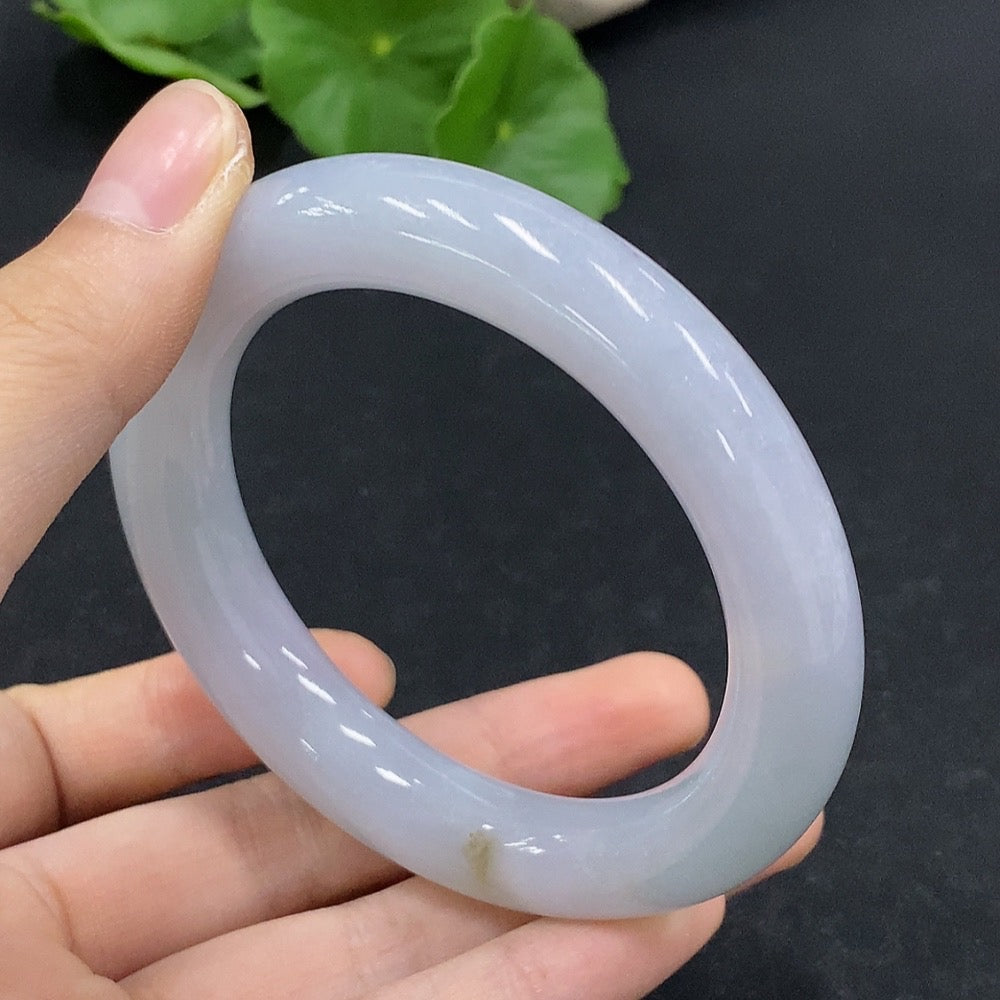 Pulsera rígida redonda de jadeíta, tamaño de aro 55.5, peso total aproximadamente 73.86g