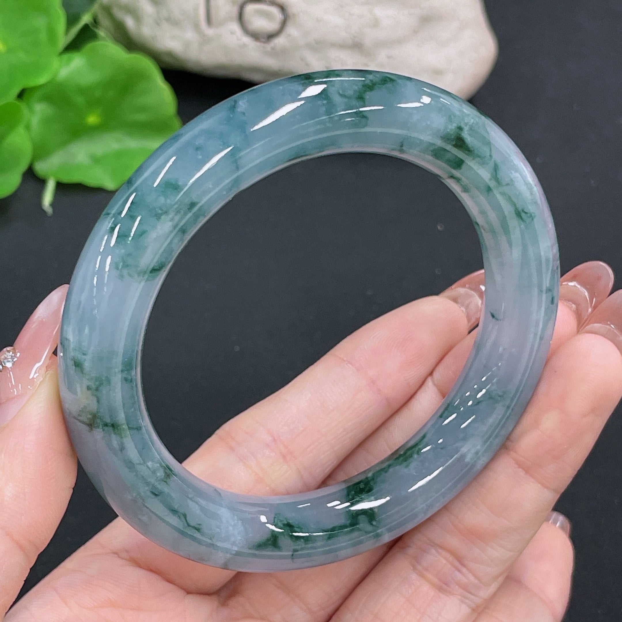 HUILIU HQ jadeite round bangle, 74.57g, size 56.3, smooth green jade bracelet with polished finish.