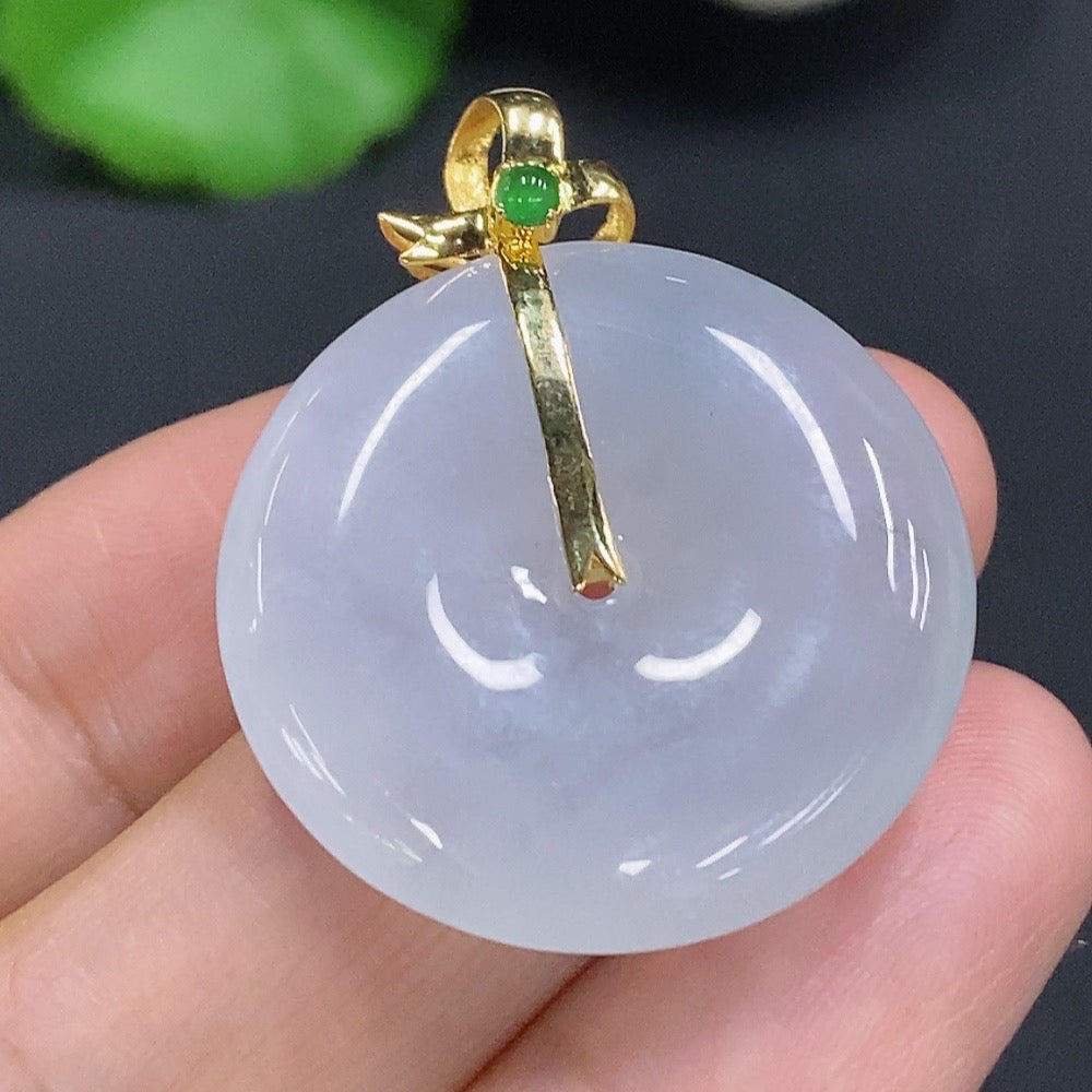 Jadeite Ruyi Pendant with 18K Gold Clasp, Total Weight Approx. 8.84g