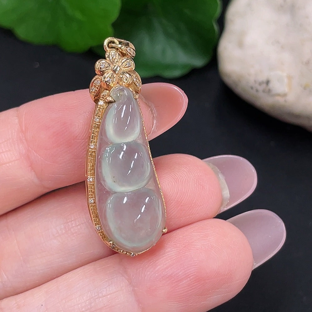Jadeite Lucky Bean Pendant, 18K Gold, Total Weight Approx. 3.7g (with Diamond Accents)