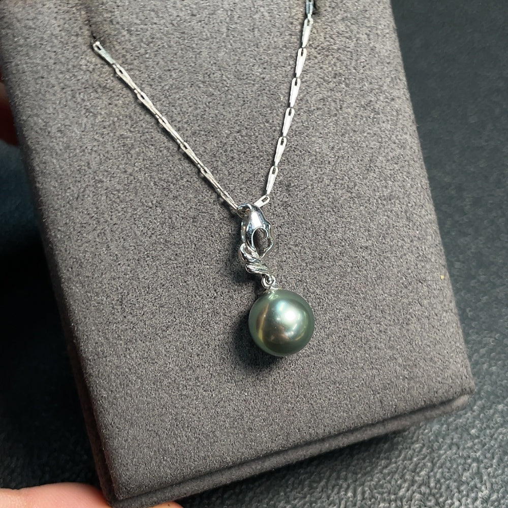 18K Gold Saltwater Pearl Necklace, Total Weight Approx. 3.33g, Pearl Size About 9mm