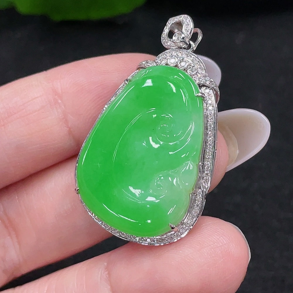 Jadeite Ruyi Pendant 18K Gold Total Weight Approx. 6.7g (With Diamond Accents)
