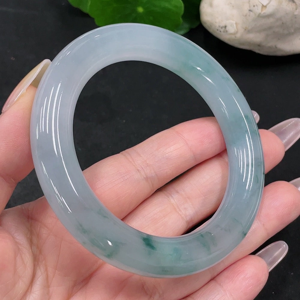 HUILIU HQ jadeite round bangle, size 56.8, crafted from green jade with a total weight of 74.9 grams, polished and smooth.