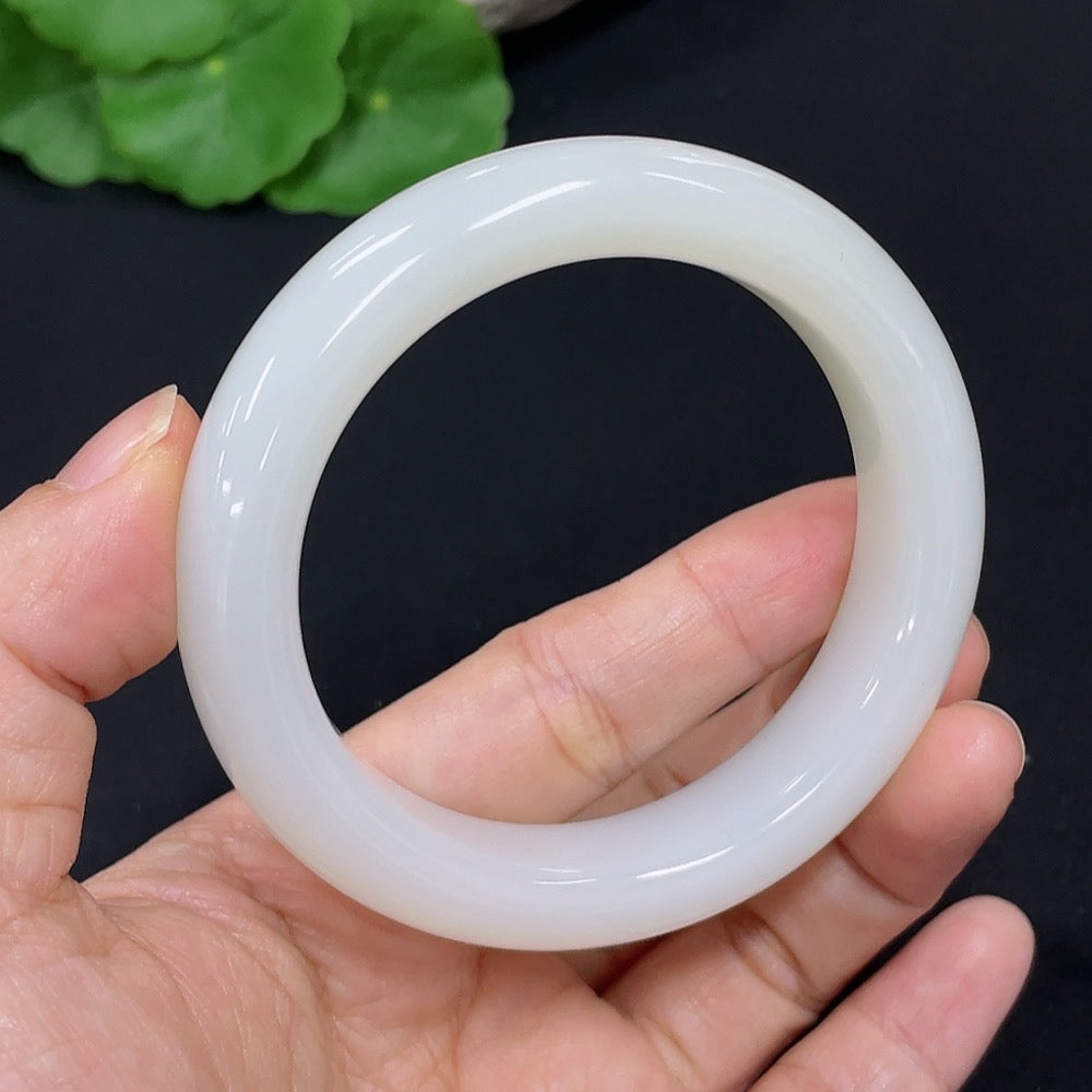 HKHQ Hetian Jade round bangle, size 52.2, weight 56.3g, smooth polished bracelet showcasing natural jade color and texture