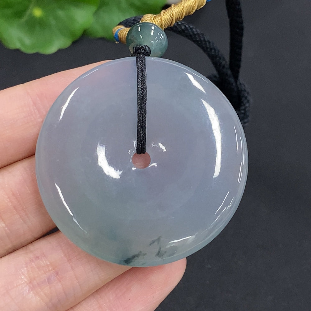 Jadeite Peace Knot, total weight including rope approximately 32.1g