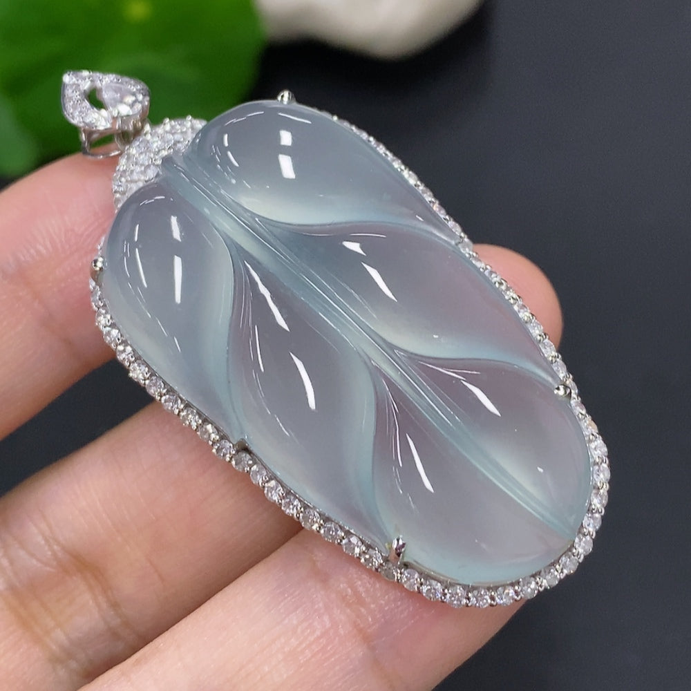 Jadeite Leaf Inlaid Pendant 18K Gold (With Diamond Accents)