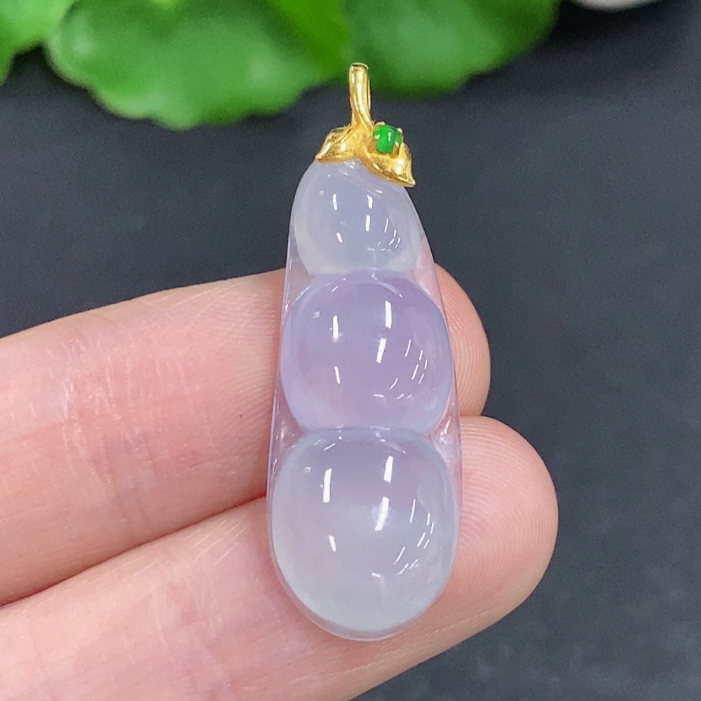 Jadeite lucky bean pendant with 18k gold clasp, showcasing smooth green jade stone, weighs approximately 3 grams, by HKHQ.