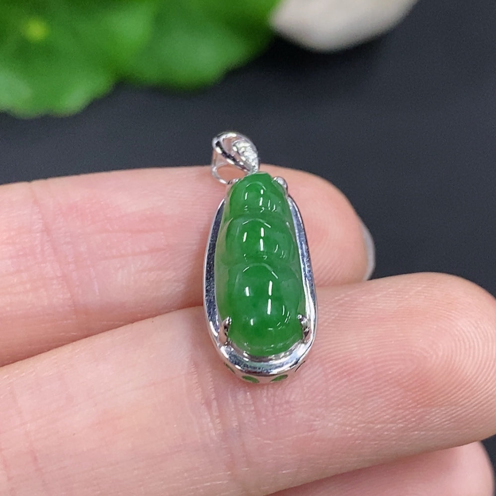 Jadeite Lucky Bean Pendant in 18K Gold (with Diamond Accents)