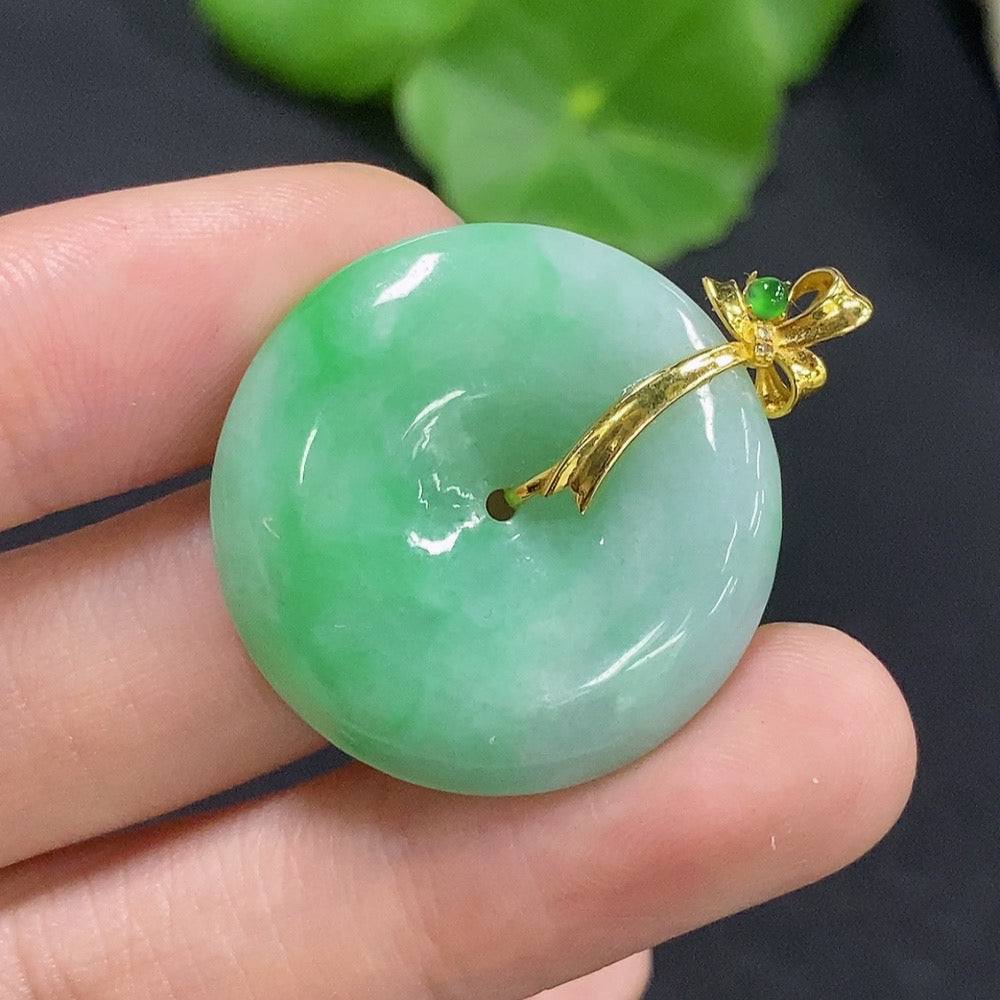 Jadeite Peace Knot Inlaid Pendant with 18k Gold and Diamond Accents, Total Weight Approximately 9g