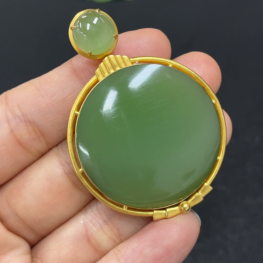 Hetian Jade inlaid plain pendant necklace with 18k gold setting, HKHQ brand, weight approximately 16g, elegant jewelry piece
