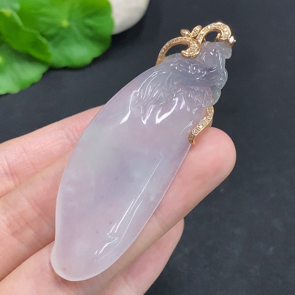 Jadeite Fu Gua Pendant with 18K Gold Clasp, Total Weight Approx. 17.3g, Set with Diamonds