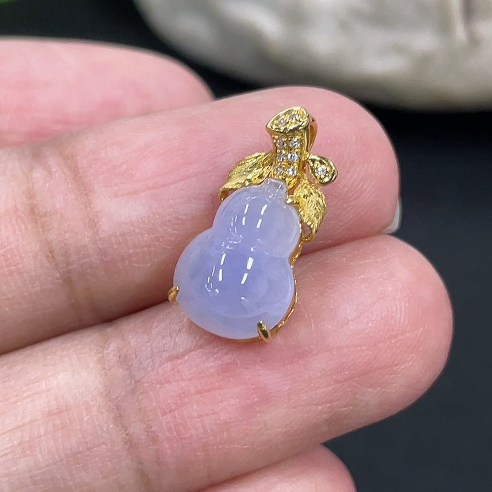 Jadeite Gourd Inlaid Pendant 18K Gold Inlaid with Diamonds
