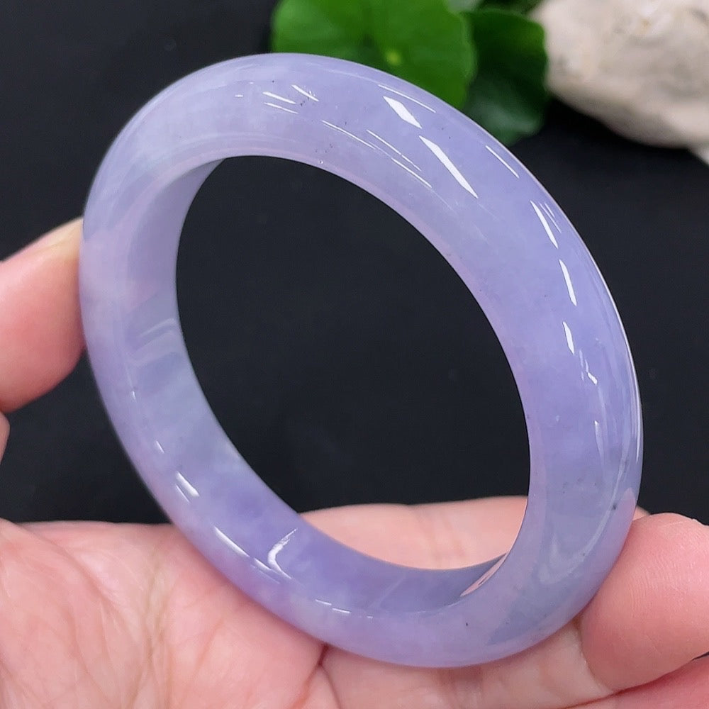 HUILIU HQ jadeite round bangle, size 55.8, with a smooth polished surface and a total weight of approximately 63g.