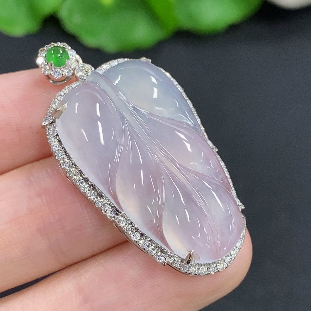 Jadeite Leaf Inlaid Pendant 18k with Diamond Accent, Total Weight Approx. 7.2g