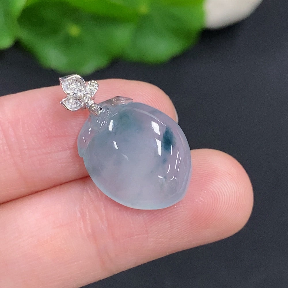 Jadeite Peach Pendant with 18K Gold Clasp, Total Weight Approximately 3.5g