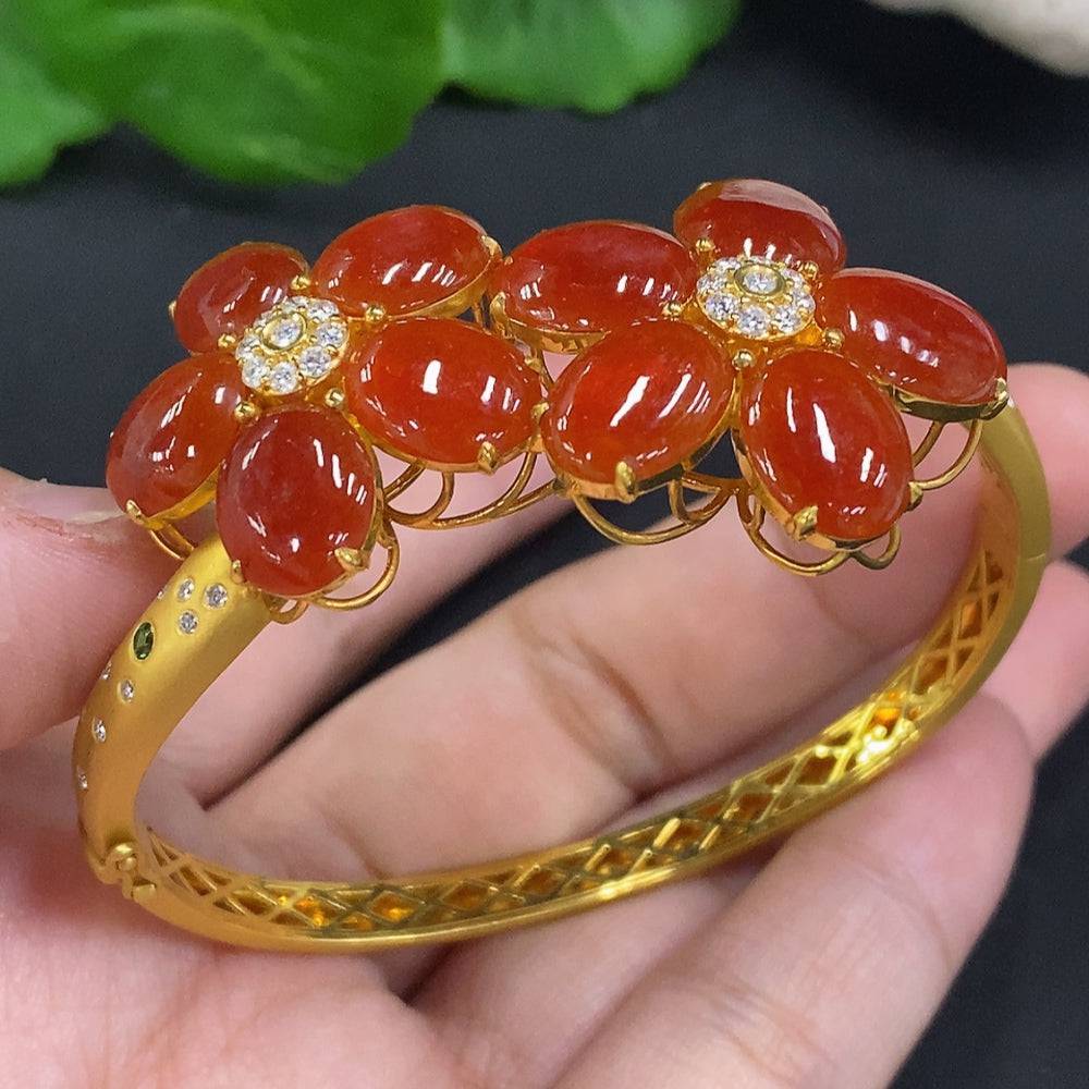 HUILIU HQ jadeite cabochon bracelet with colorless diamond accents, featuring polished green jade stones and sparkling diamond details.