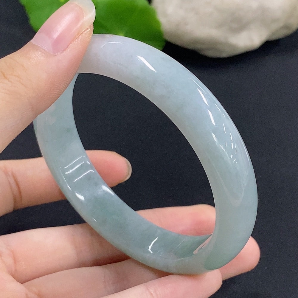 Jadeite Round Bangle