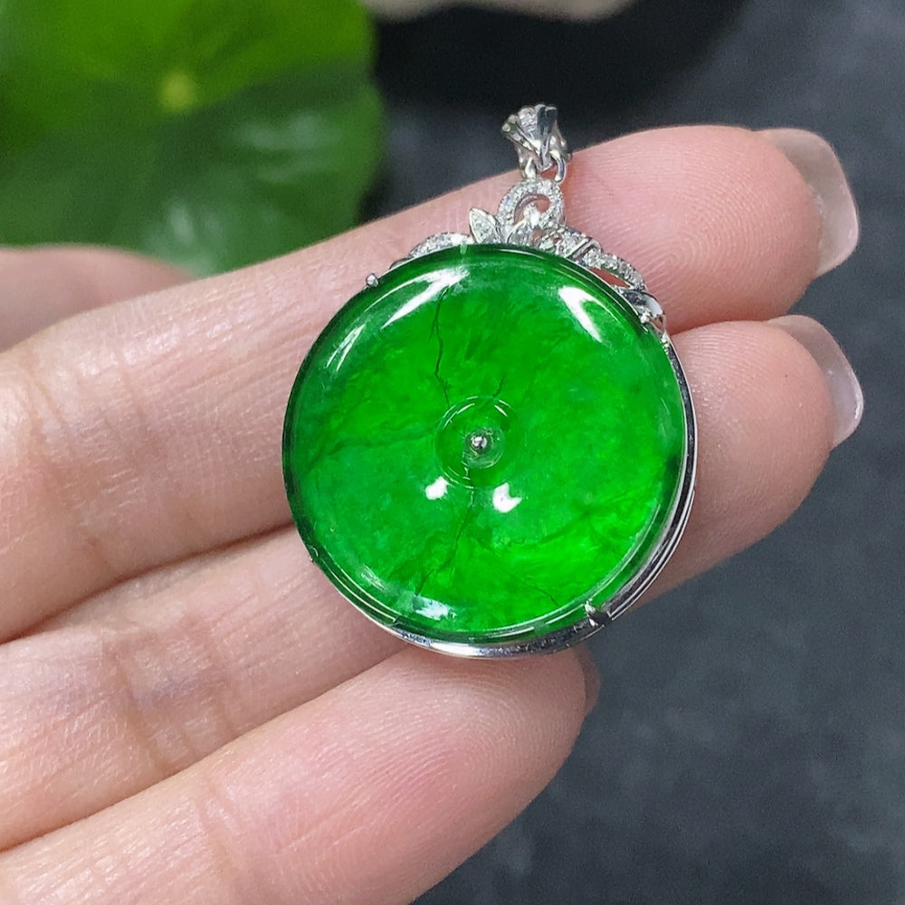 Jadeite inlaid safety buckle pendant with diamonds about with cracks/damage | Huiliu Certified
