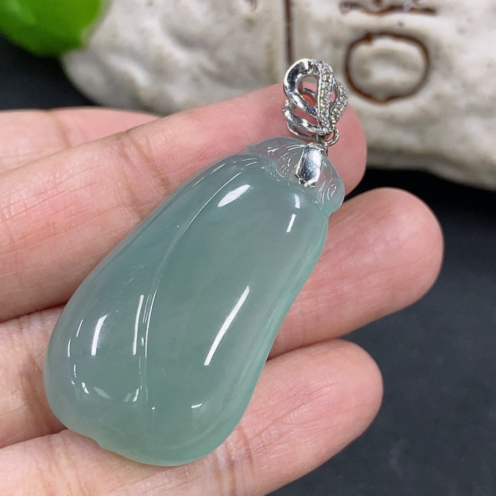 Jadeite pendant featuring blessing melon design with 18K gold and diamond accents, elegant necklace by HKHQ.