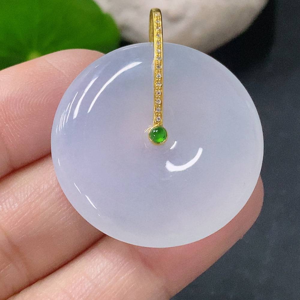 Jadeite pendant with peace knot design, 18k gold accents, diamond details, crafted by HUILIU HQ.
