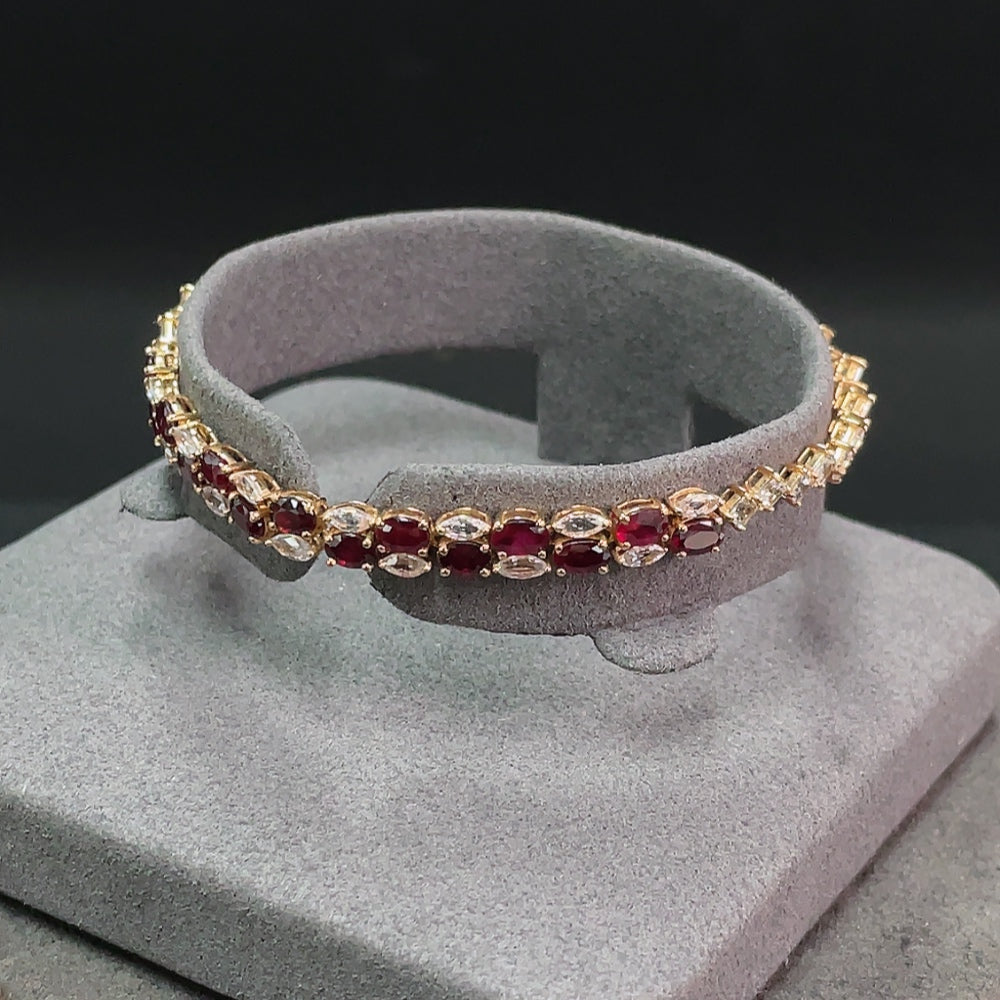 Huiliu HQ gemstone ruby bracelet without diamond featuring polished red rubies on a delicate silver chain.