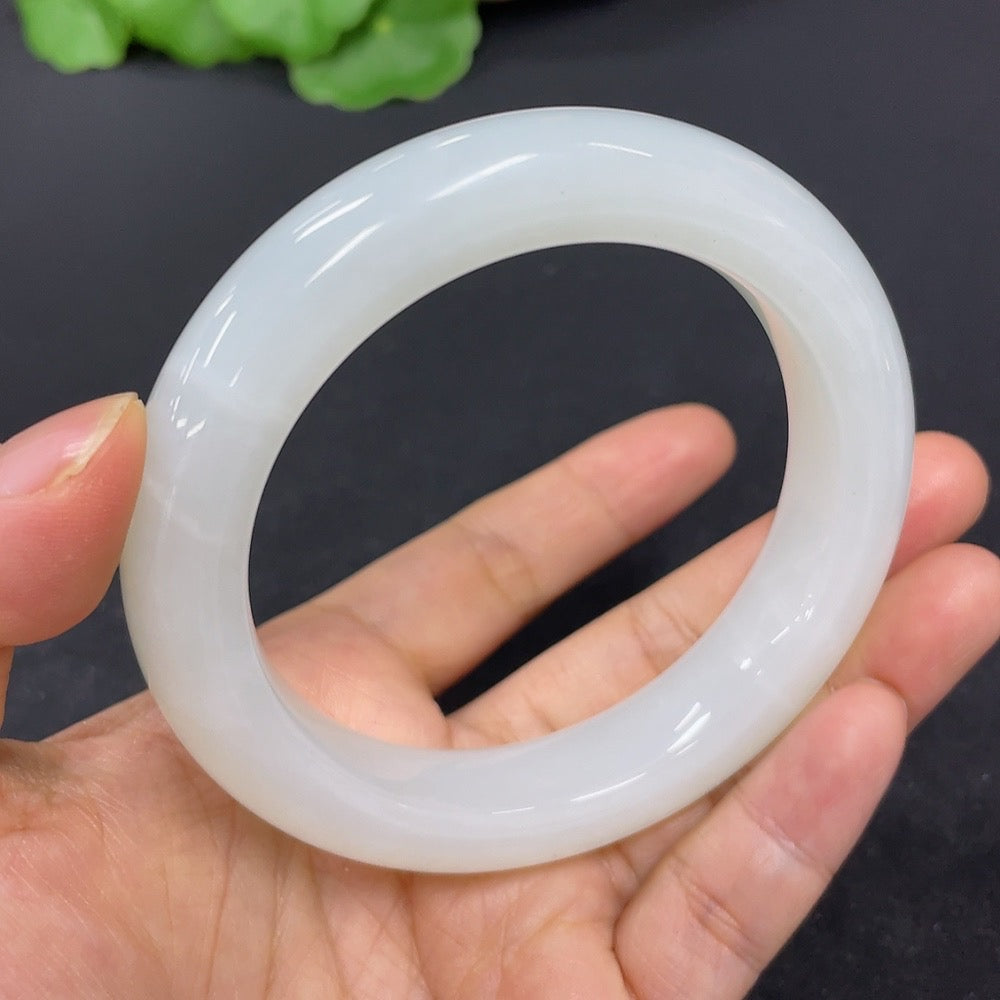 Hetian Jade Round Bangle