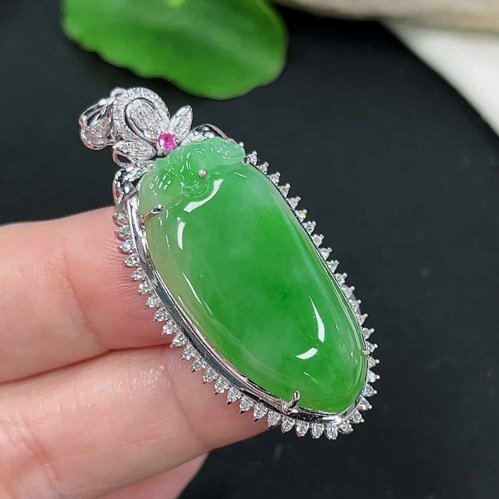 Jadeite fortune melon pendant in 18K gold with diamond accents, elegant necklace featuring detailed craftsmanship and vibrant green jade.