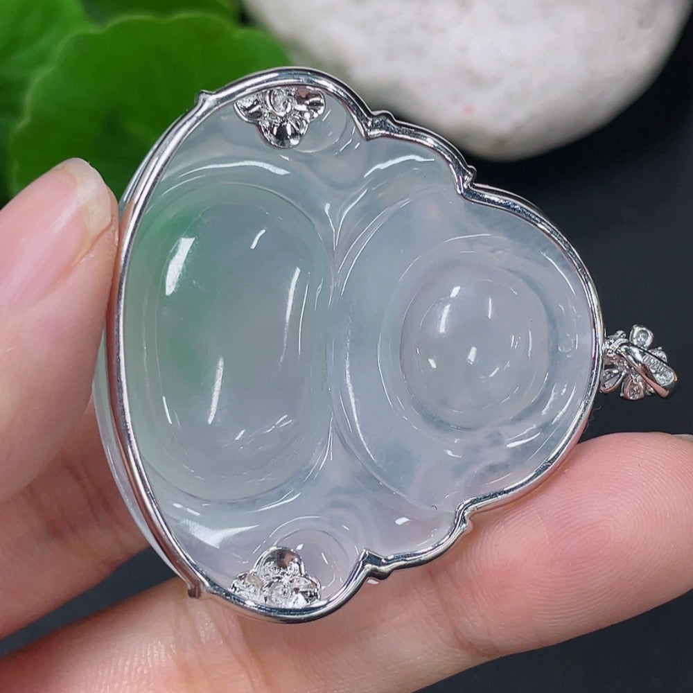 Jadeite Inlaid Buddha Pendant with 18k Clasp and Non-Gold Accents, Set with Colorless Diamonds, Total Weight Approximately 20g