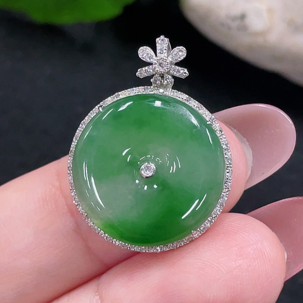 Jadeite Inlaid Pendant 18K Gold Total Weight Approx. 3.7g (with Diamond Accents)