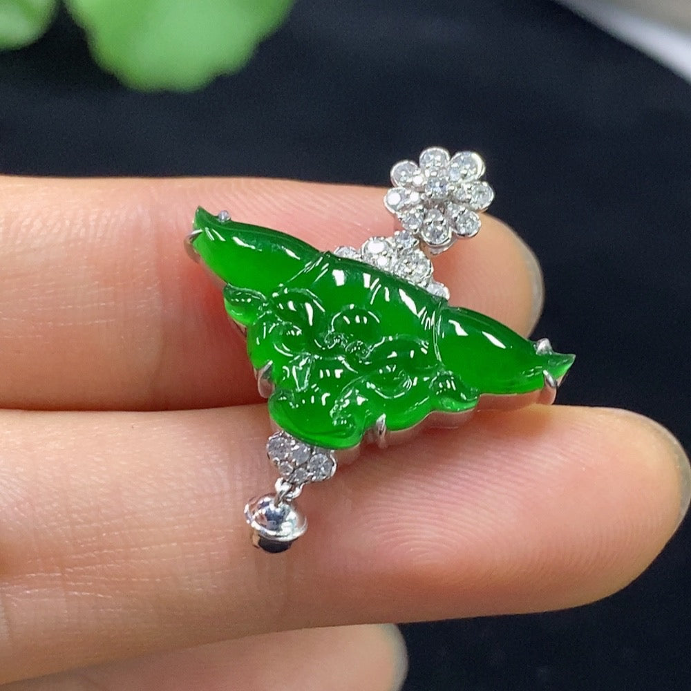 Jadeite Pendant Set in 18k Gold with Diamond Accents, Total Weight Approximately 4.54g