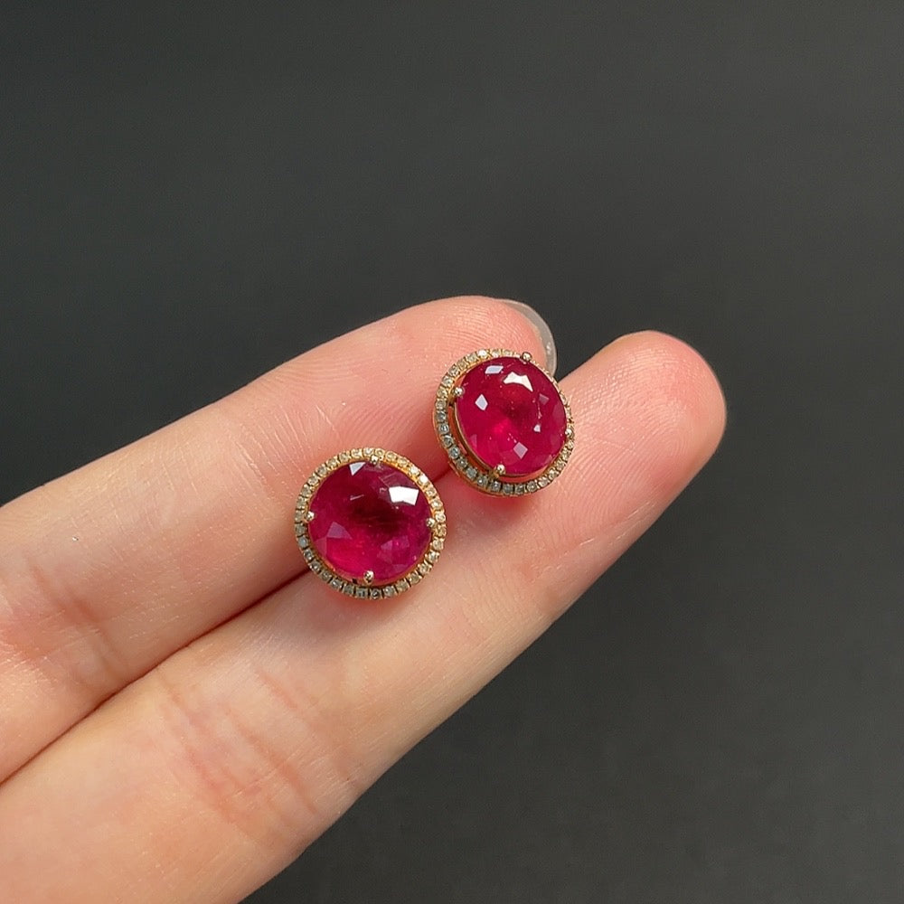 Tourmaline Inlaid Earrings, Needle Possibly Gold-Plated, 18k Gold Setting, Total Weight Approximately 3.17g, Accented with Diamonds