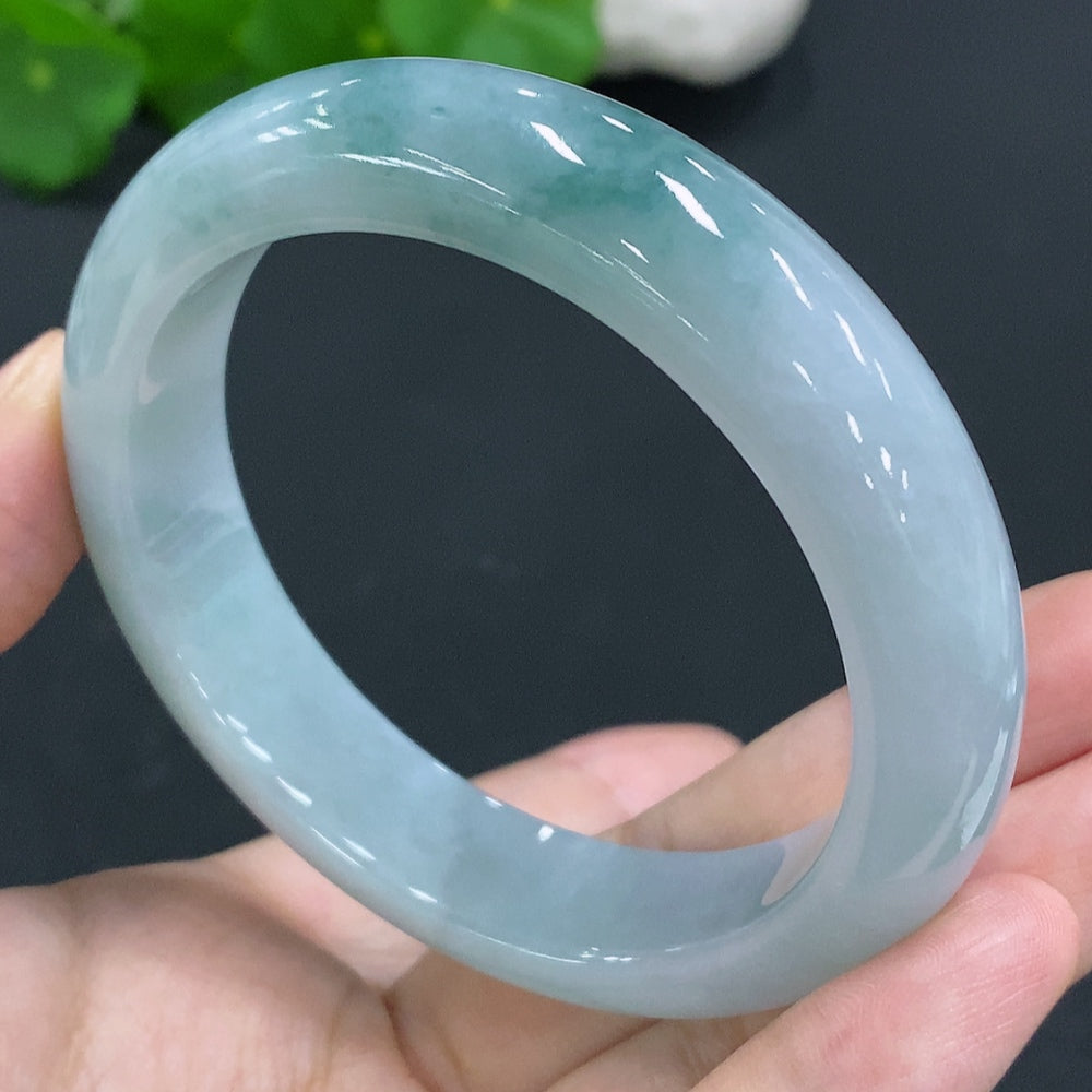 Jadeite round bracelet, size 58, total weight approximately 69.4g