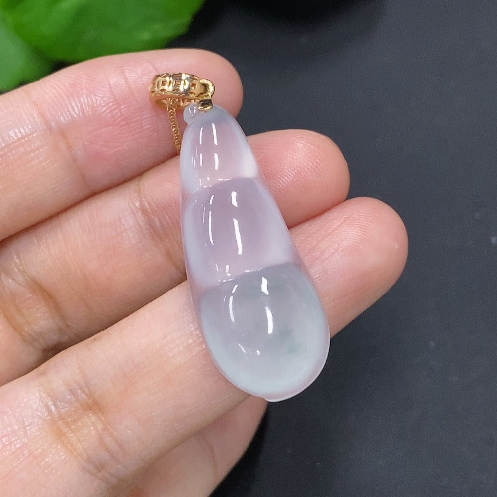 Jadeite Lucky Bean Pendant 18k Gold Total Weight Approx. 6.4g (Including Chain)