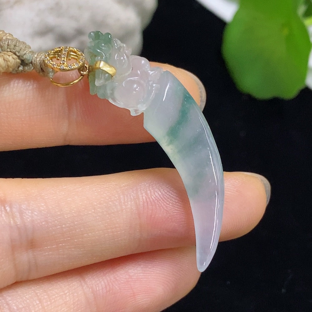 Jadeite Dragon Tooth Pendant (Incl. Cord) 18k Set with Diamonds