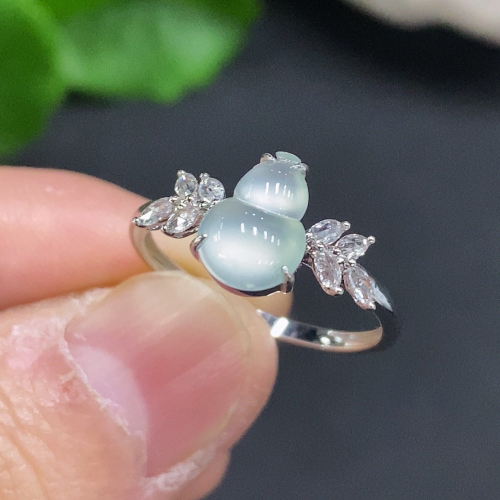 Jadeite gourd ring with diamond accents in 18k gold, size 15, weight 1.7g, featuring intricate inlay work by HUILIU HQ.