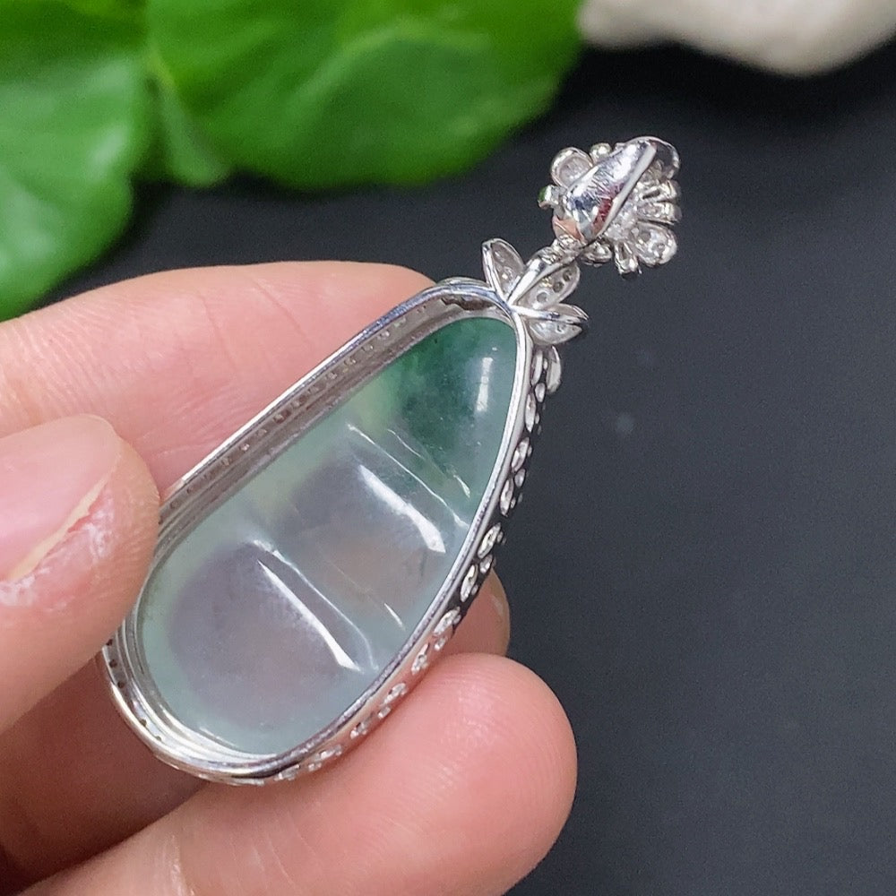 Jadeite Lucky Bean Pendant with 18K Gold, Total Weight Approx. 7.7g (Accented with Diamonds)