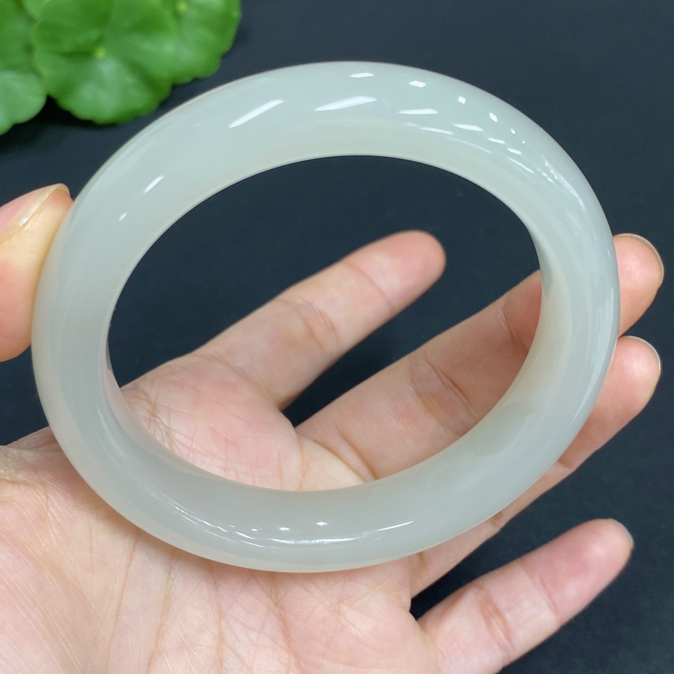 Hetian Jade Round Bracelet (Size 58.5, Total Weight Approx. 62g)