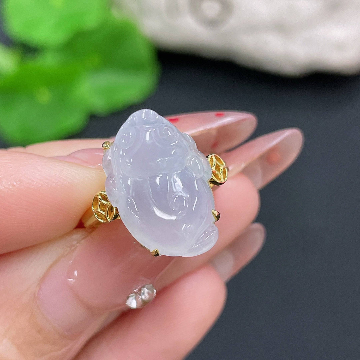 HUILIU HQ Jadeite ring featuring a Toad inlaid design, crafted from high-quality jade with Huiliu certification.