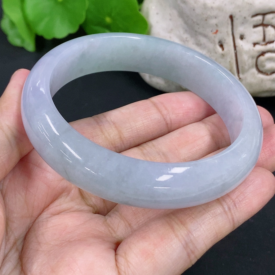 Jadeite round bracelet with a total weight of 61.85g and size 58.1, featuring smooth, polished jade stones from HKHQ.