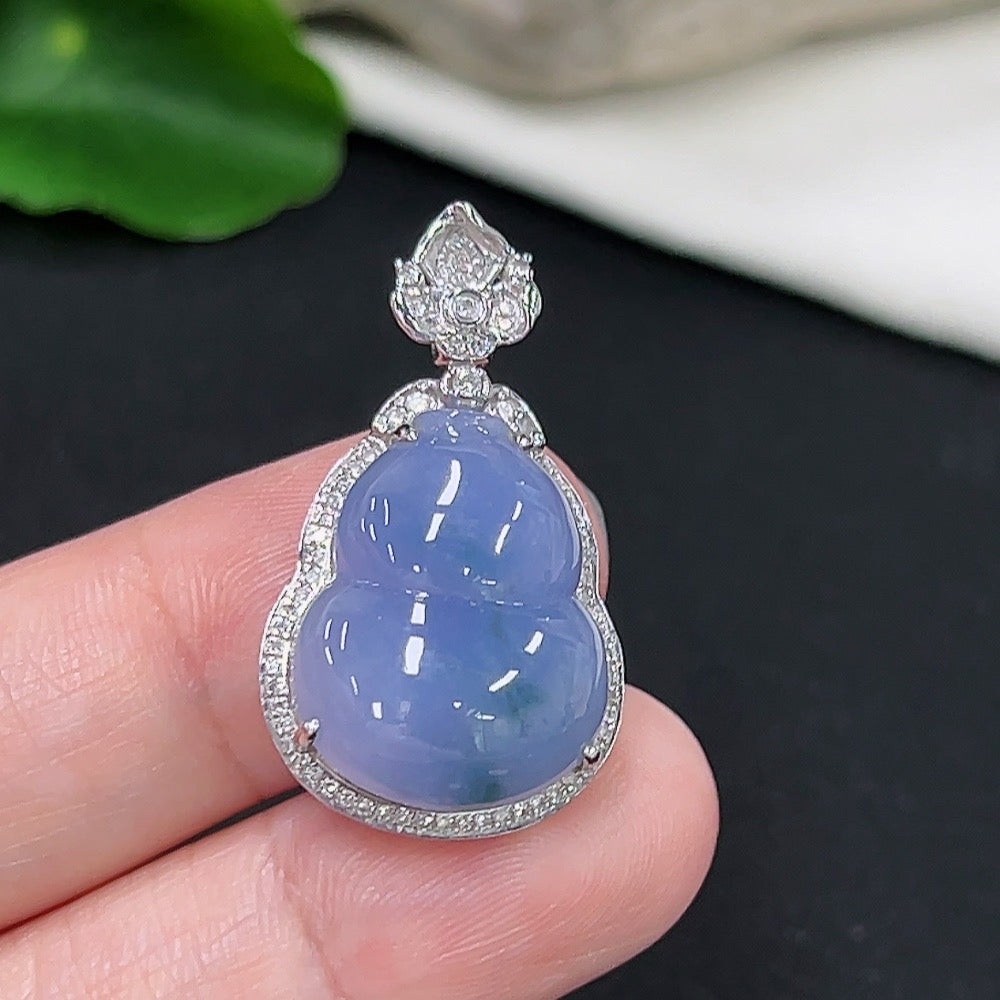 Jadeite gourd pendant necklace with 18k gold and diamond accents, displayed on a chain, weight approximately 5.08g.