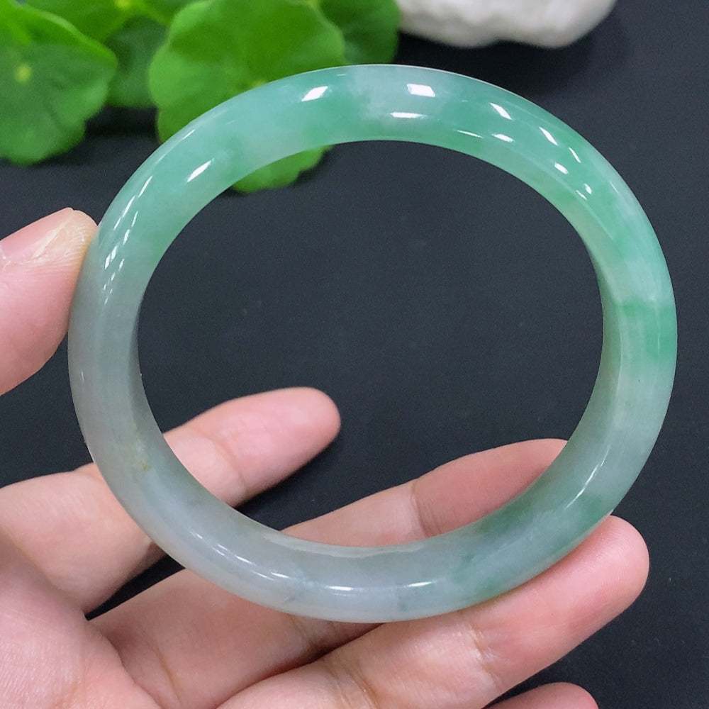 HUILIU HQ jadeite round bangle in size 55.6 with a total weight of 42.3g, showcasing smooth, polished jade surface and elegant design.